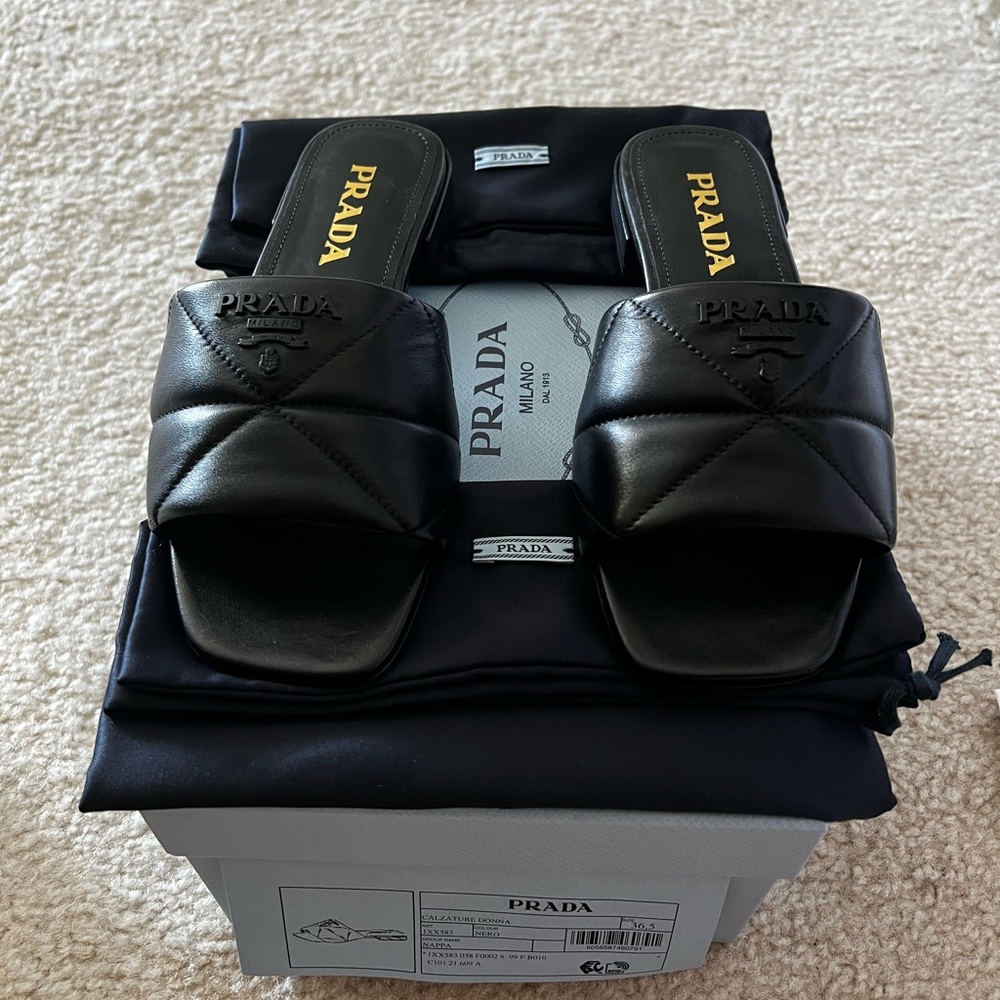Authentic Prada quilted lambskin nappa leather flat sandals mules black 6.5 SOLD - Picture 4 of 13